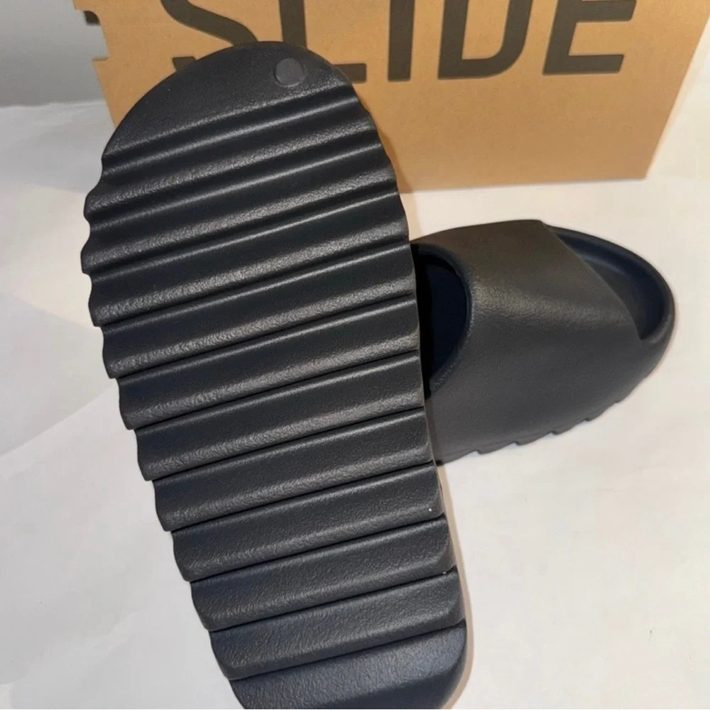 Yeezy comfortable black